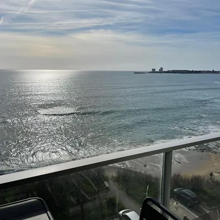 La Petite - Face * Les Sables-dʼOlonne